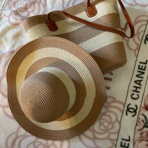 Elegant Striped Women's Hat and Bag Set